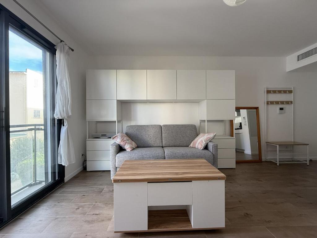 Centre Juan, studio calme, Clim, pk - 3
