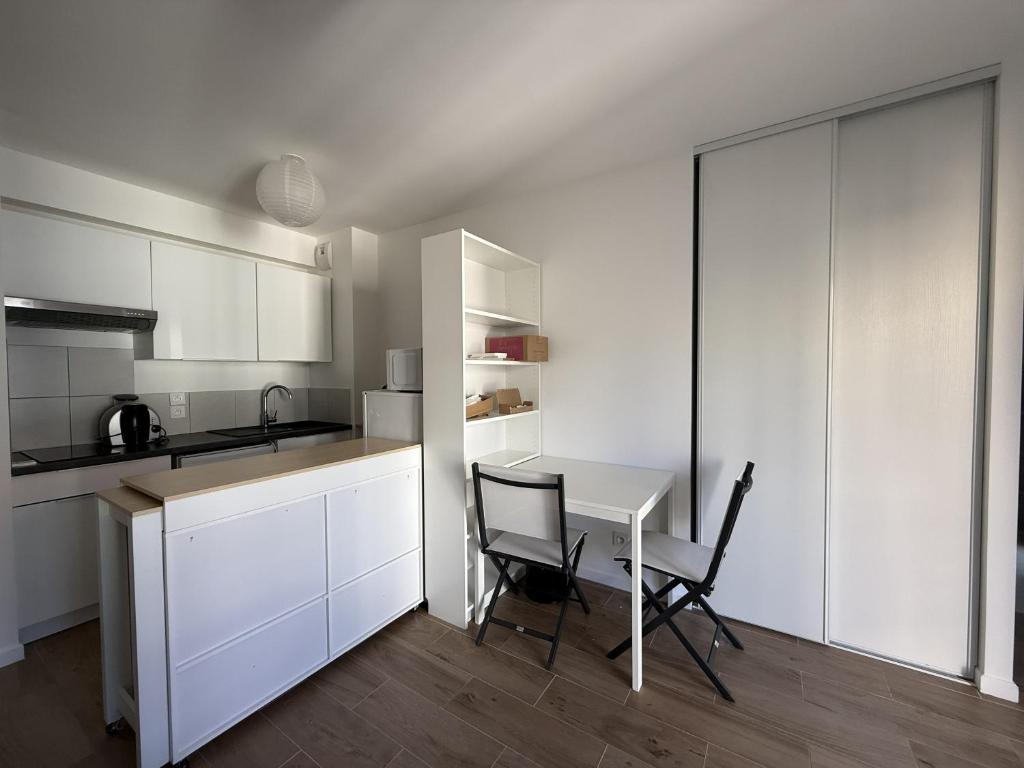 Centre Juan, studio calme, Clim, pk - 4