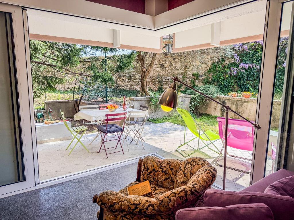 Glicine House 2 Bedroom Retreat with Pool, Private Garden, Terrace near Salò & Lake Garda - 1