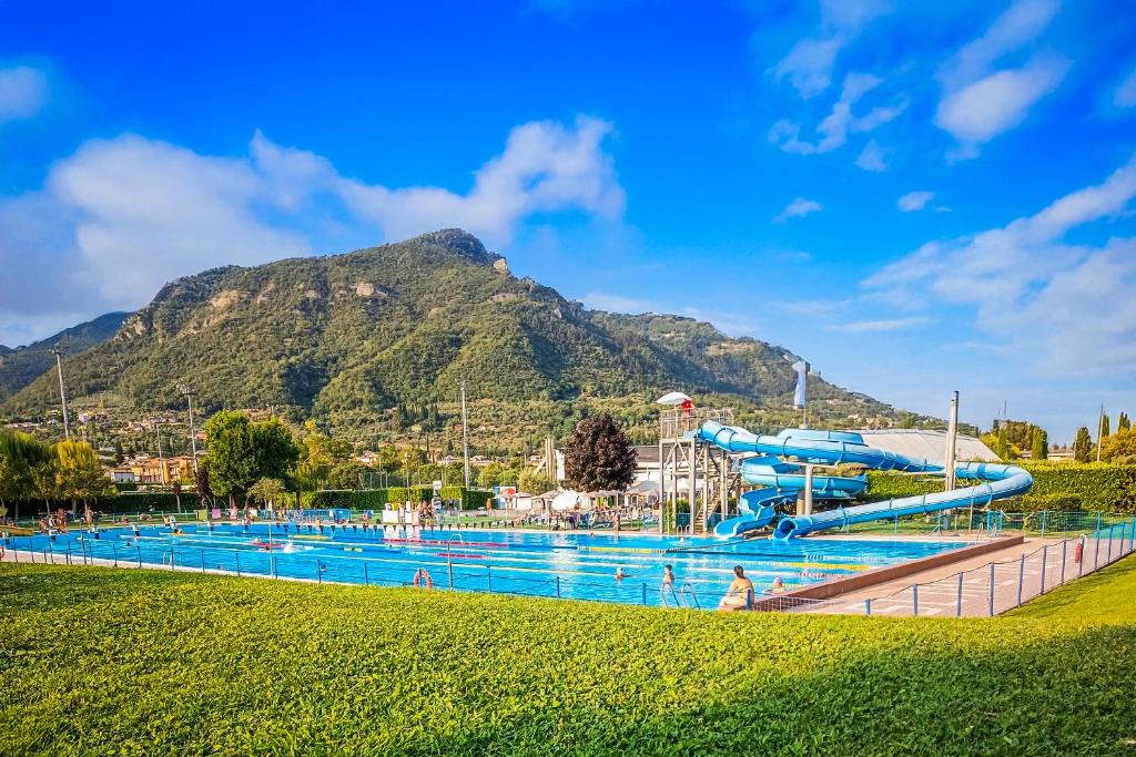 Glicine House 2 Bedroom Retreat with Pool, Private Garden, Terrace near Salò & Lake Garda - 3