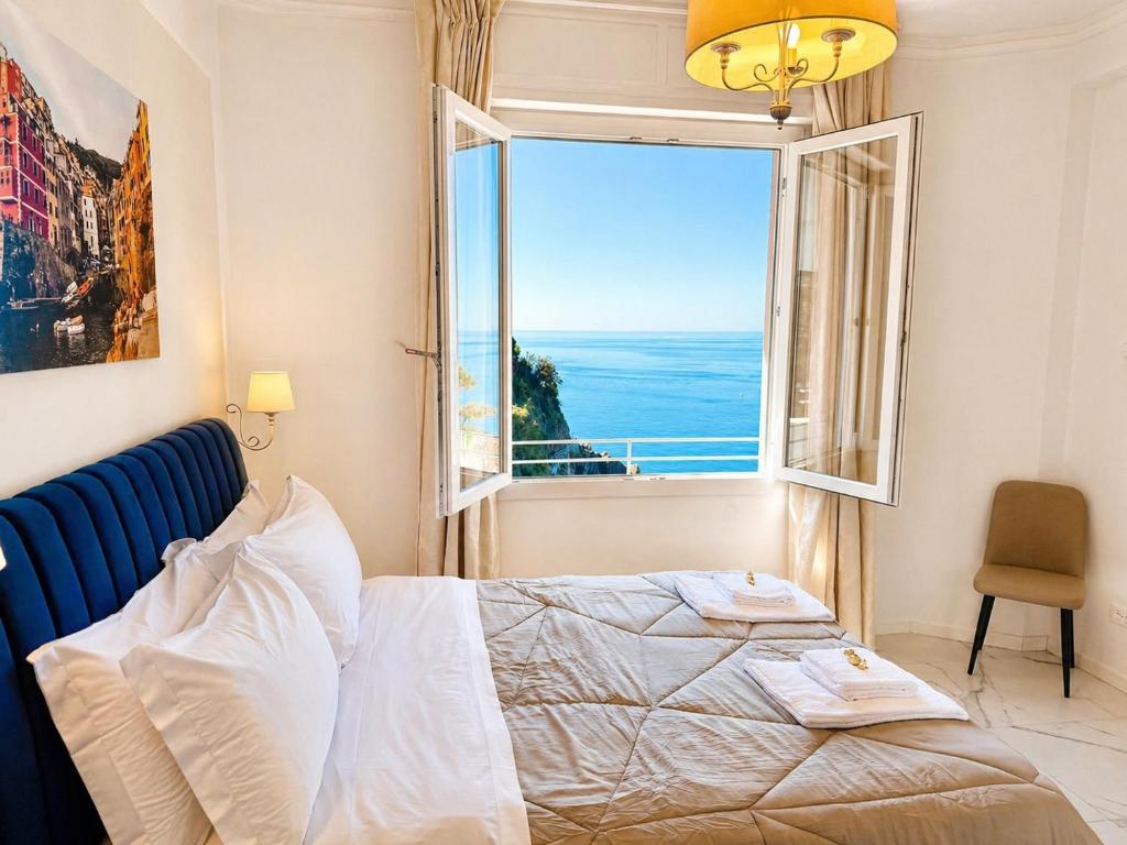 Vertigini Suites, Il Rifugio dell Amore per SOLE COPPIE , A 50m dalla Stazione e dalla Via dell Amore con Vista Mare e Intimità Appagante - 5