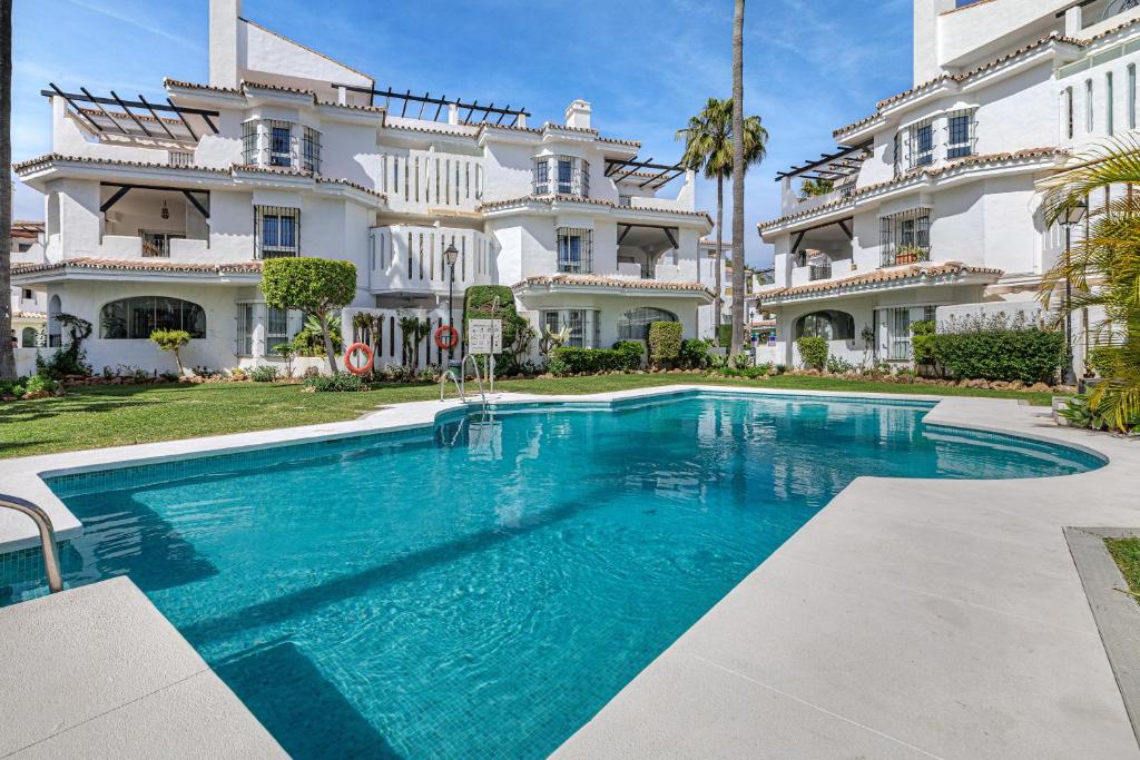 Luxury apartment, Puerto Banus - 1