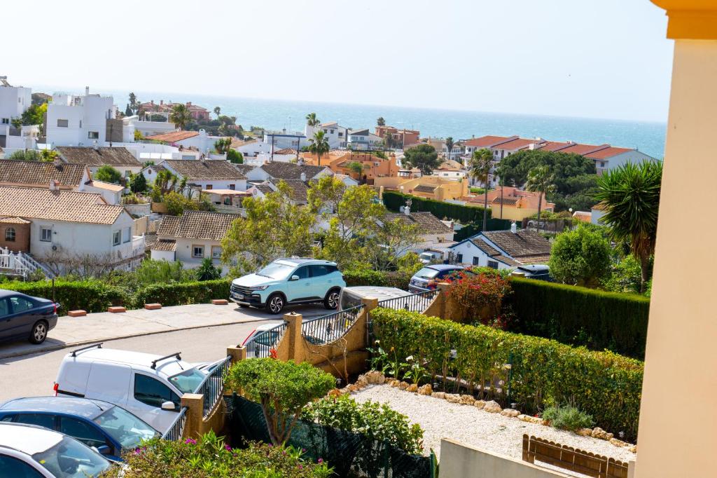 Sunny 2BR Apartment Near Faro Beach with Balcony - 2