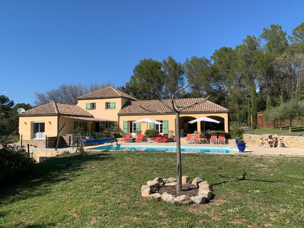 Villa tout confort, superbe vue dégagée, piscine chauffée, raccdt fibre - 3