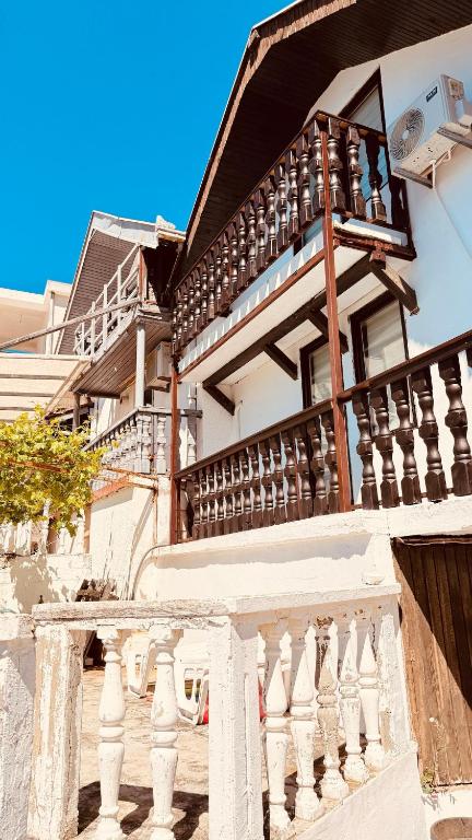 Firstly Line Fisherman House - Hladna Uvala - Bar - 3