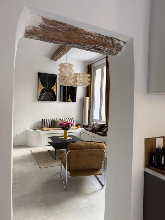 Quiet & luxury Designer Studio, 2 Patios & Full AC - 4