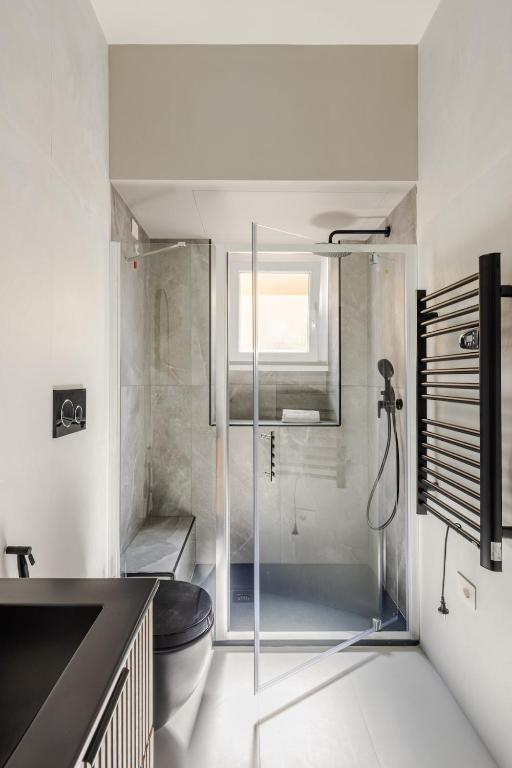 New Luxury Flat front Metro - Asia Sleeps - 4