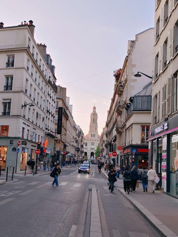 Beautiful 2-Room Apartment in Provence, Galeries Lafayette - 3