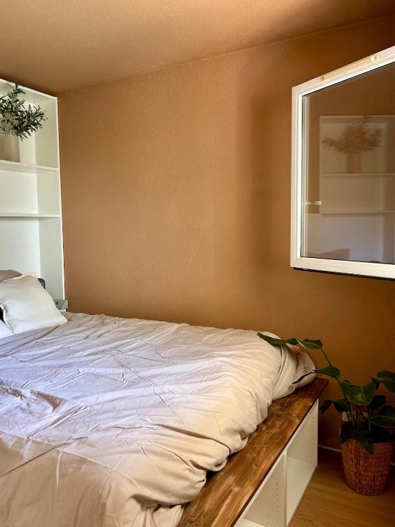 Beach 100m Away, Cros de Cagnes - 1 Bedroom - Parking - 4