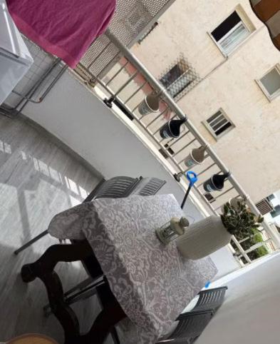 Salou Centre, C Bilbao 100 m beach, sleeps 4 - 3