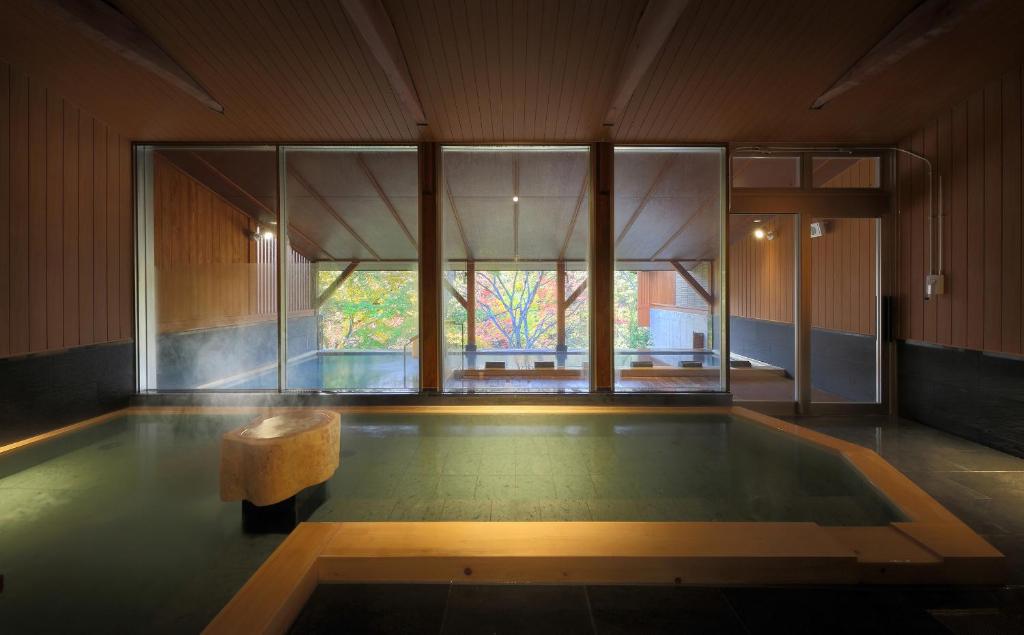 Hot spring bath