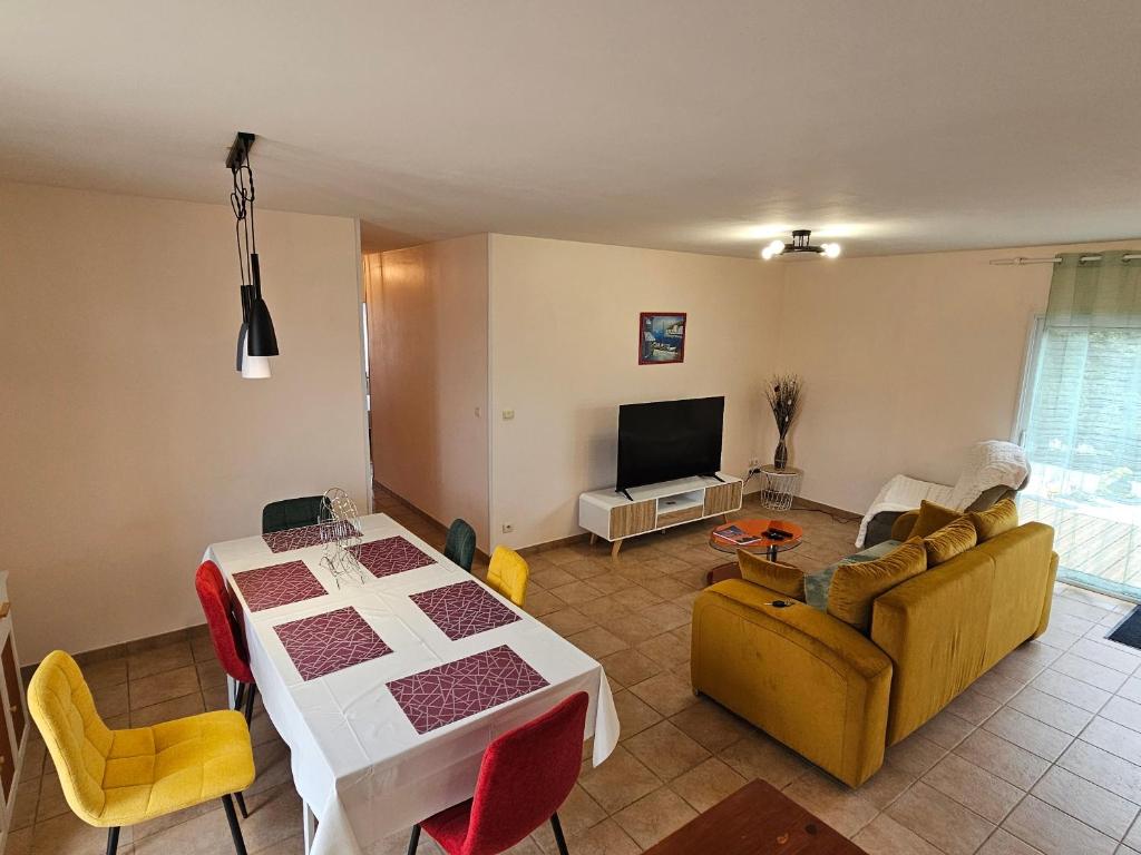 Maison de plain-pied jardin calme - 6 pers. - FR-1-71-112 - 2