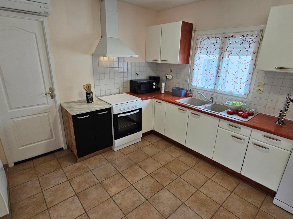 Maison de plain-pied jardin calme - 6 pers. - FR-1-71-112 - 3