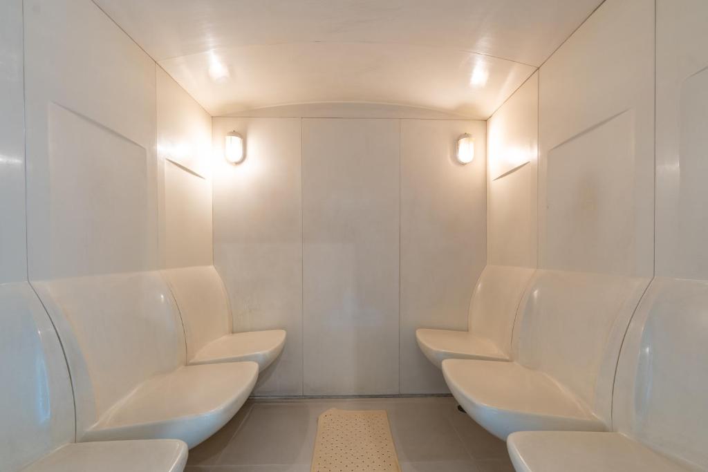 Steamroom