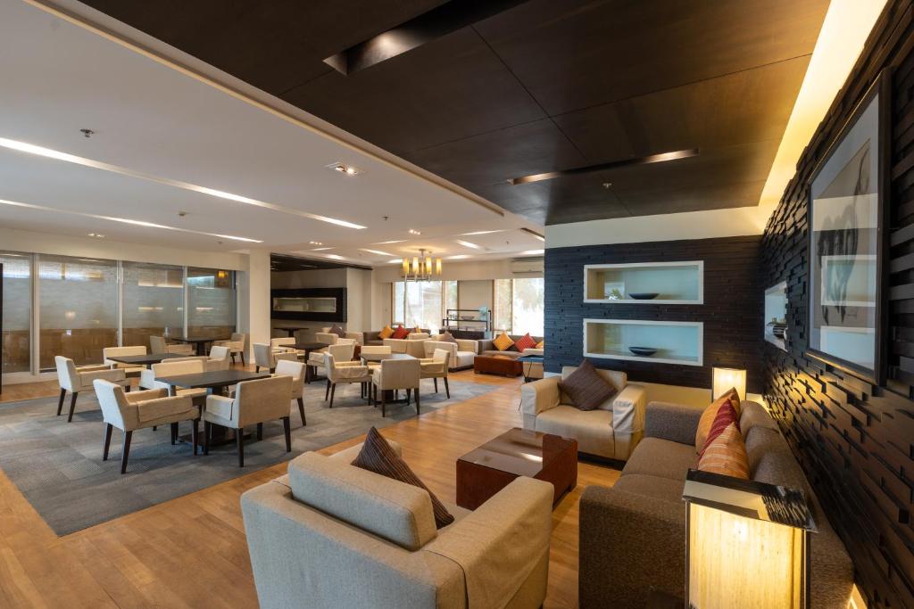 Shared lounge/TV area