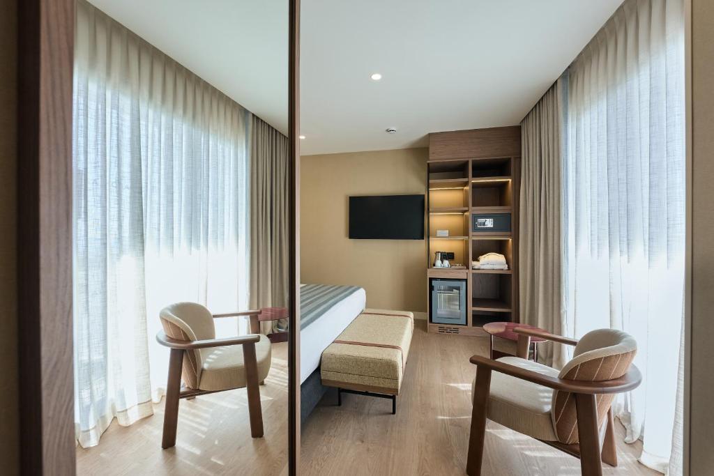 Catalonia Barcelona Beach — Hotel rooms in Barcelona, Catalonia