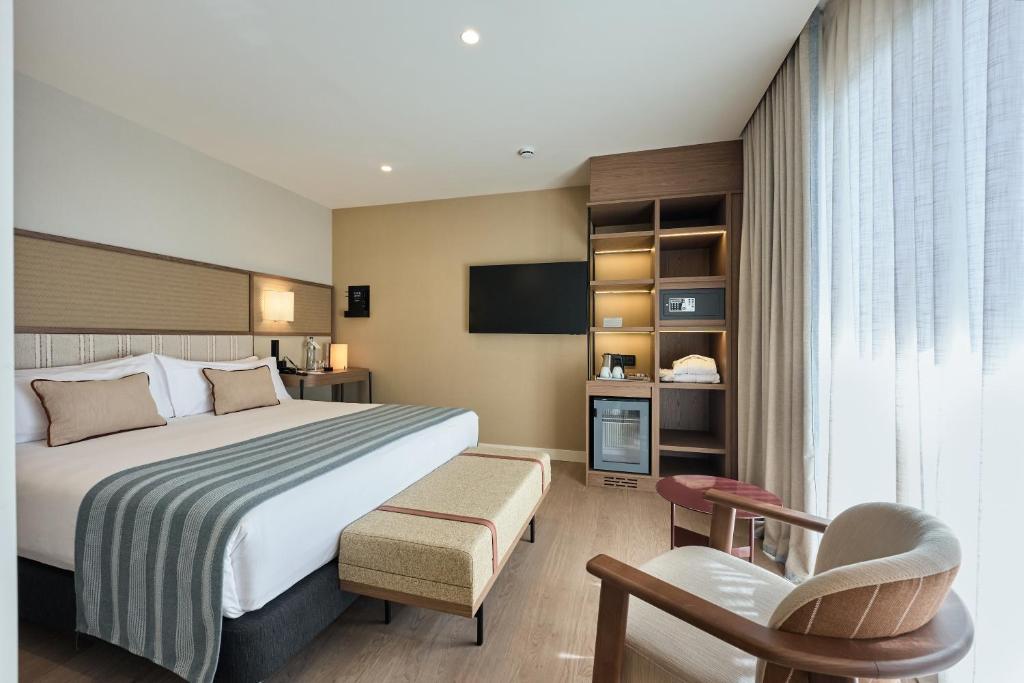 Catalonia Barcelona Beach — Hotel rooms in Barcelona, Catalonia