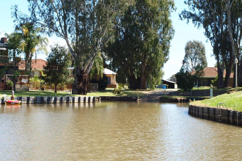 Bundalong Hideaway, Australia 10 reviews, prices of Hotels