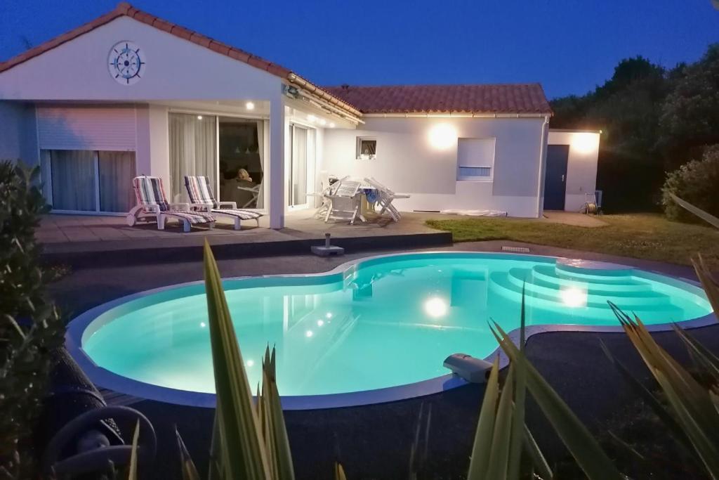Villa Oasis - 3 chambres confortables - Piscine privée & Barbecue - 5