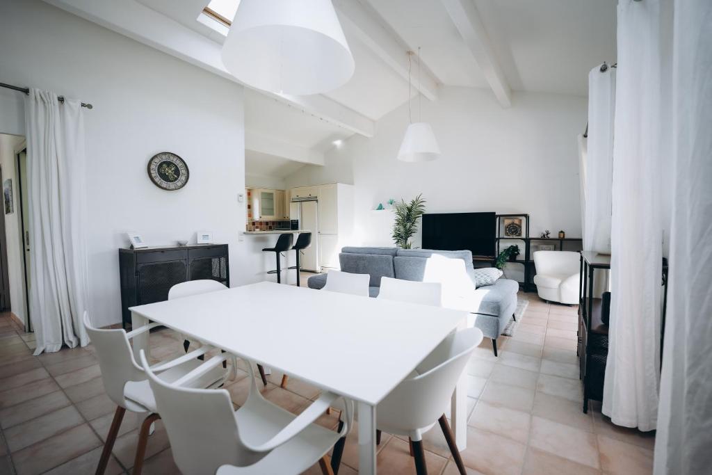 Villa Ocre, proche golf, piscine, vélo et confort - 2