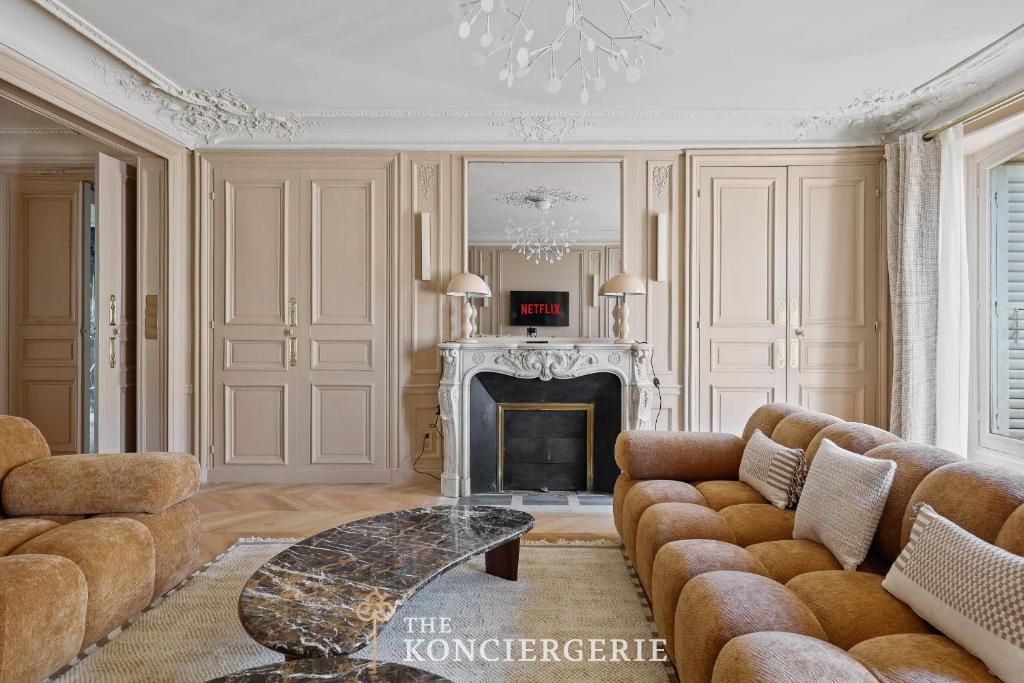 Champs Elysées Luxury Apartment 120 m2 2 Bedrooms AC Lift - 4