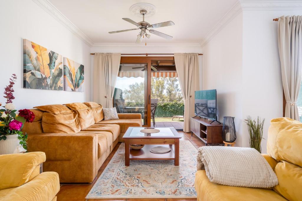 Spacious 4BR Townhouse | Private Rooftop Terrace - 2