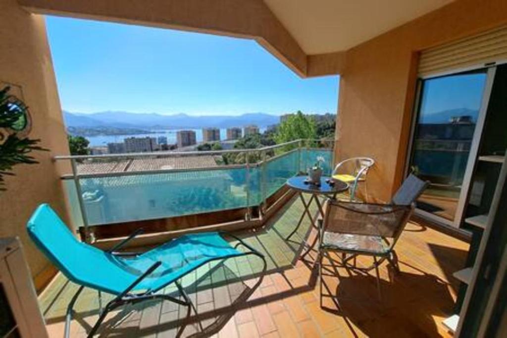 Appartement avec terrasse et parking à Ajaccio - 1