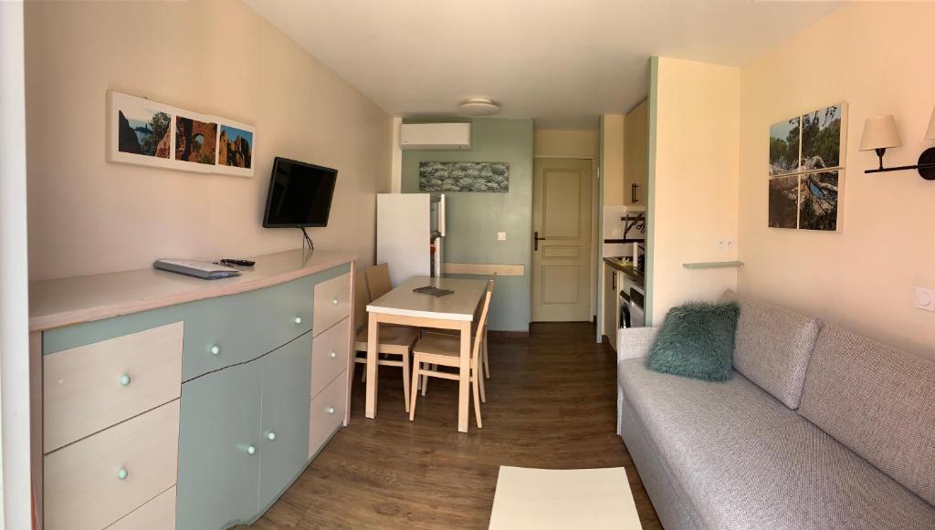 Cap Esterel 2 pièces Climatisé 4-5pers Piscines Parking Draps Wifi - 2