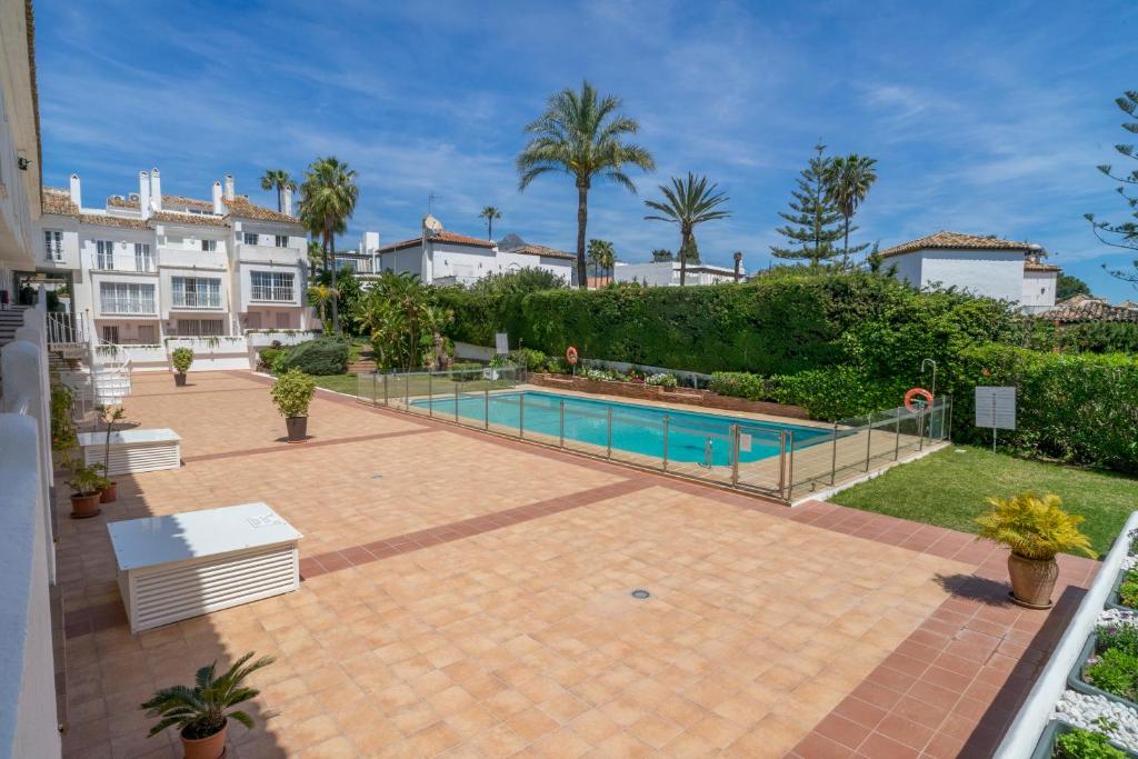 Marbella Beach - New Modern flat Nueva Andalucia in Puerto Banus - EXCEPTIONNEL LOCATION - 3