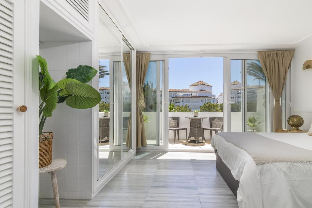 Marbella Beach - New Modern flat Nueva Andalucia in Puerto Banus - EXCEPTIONNEL LOCATION - 5