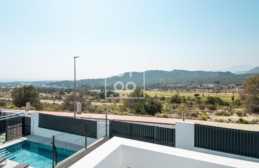 Sierra y Sal - designer villa, heated saltwater pool, mountain and sea views - by OYOOSTAYS - 2