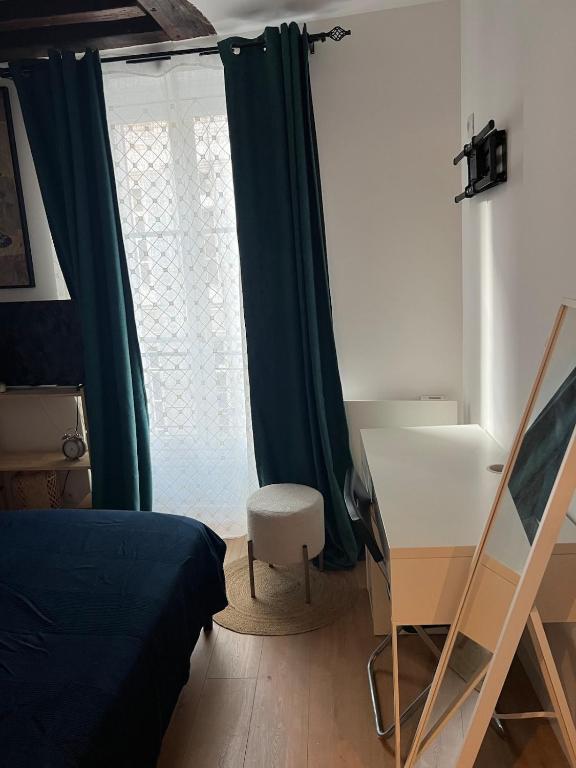 Heart of Paris, fully equipped, Louvre 5-minute walk - 3