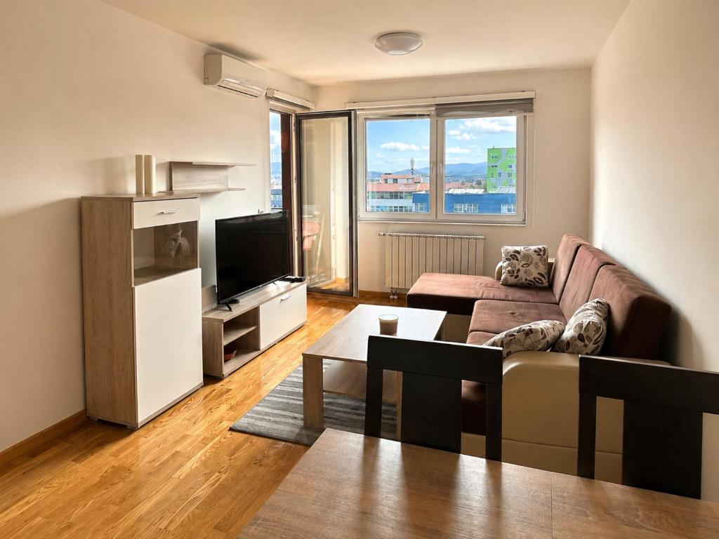 Modern Two Bedroom Apartment Bulevar Sarajevo Private Garage - 1