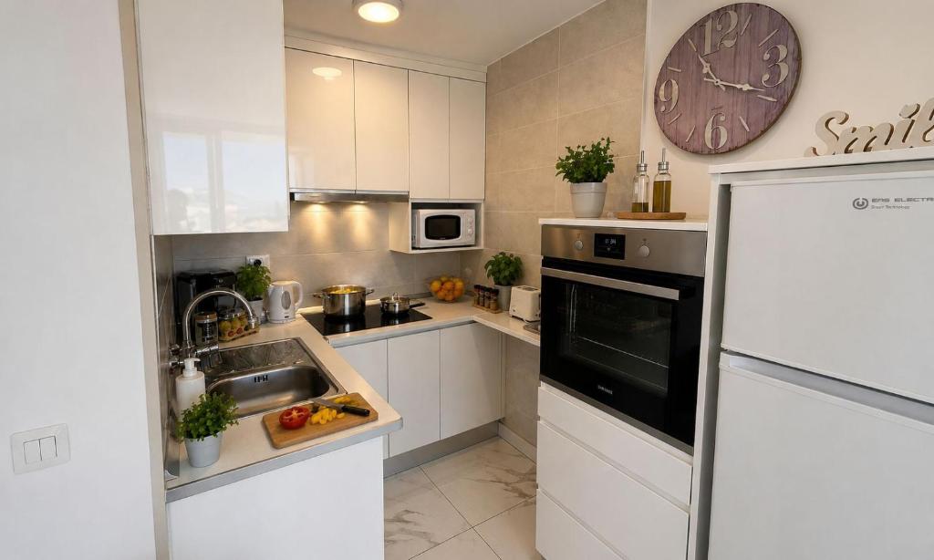 Atlantic Terrace Apartment with Pool & Balcony By Canarias Prime Homes - 5