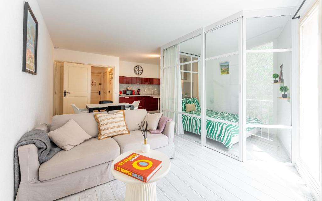 Chic appartement, coeur de Saint Tropez, Place des Lices - 1