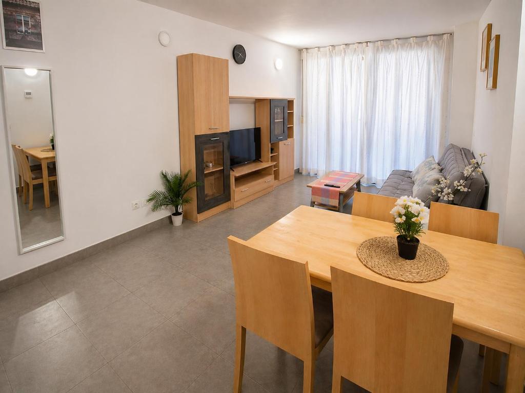 Modern 1 Bedroom Apartment with Pool and Free Parking Benidorm Area - 4