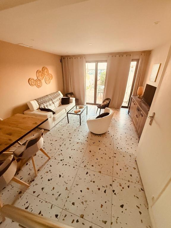 SUPERBE maison, rénovée port de Carro -terrasse,calme & lumière - 5
