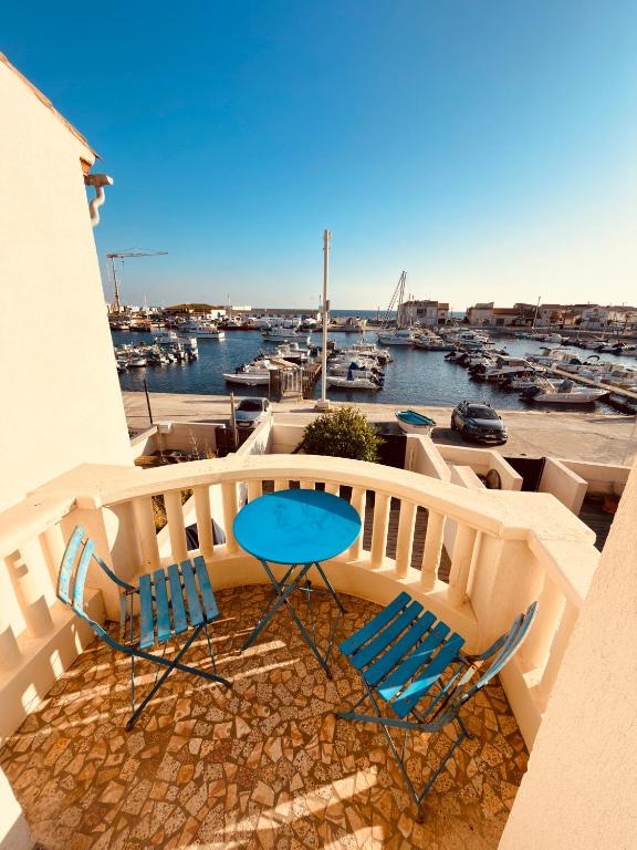 SUPERBE maison, rénovée port de Carro -terrasse,calme & lumière - 1