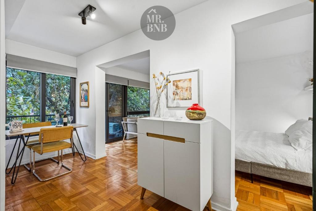 Padre Mariano Suites by Mr BnB - 2