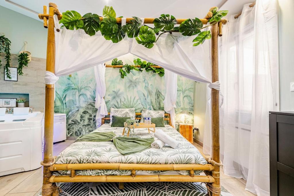 La Jungle Secrète Spa et cinéma en plein air - 1