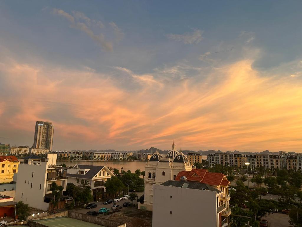 Sky Hotel, Hạ Long