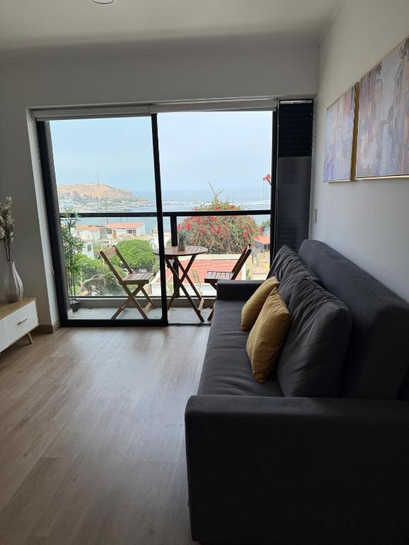 Modern 2BR Apt, Ocean View, Steps from Barranco - 1