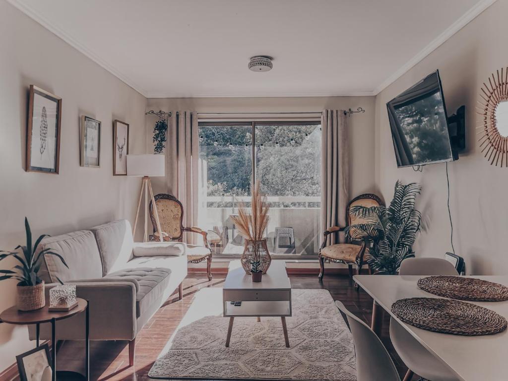 Hermoso Departamento Central en Concepción - hasta 4 camas - 2 Dormitorios - 1 Baño - 1 Estacionamiento - Mejor Evaluado en Chile 2023-2025 - Incluye Consola de Juegos Retro - Te ayudo con panoramas - 1