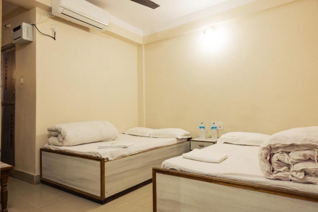 Aanand Hotel