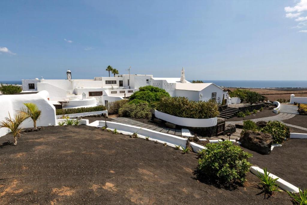 18Th-Century Villa With Ocean Views In Lanzarote - 2