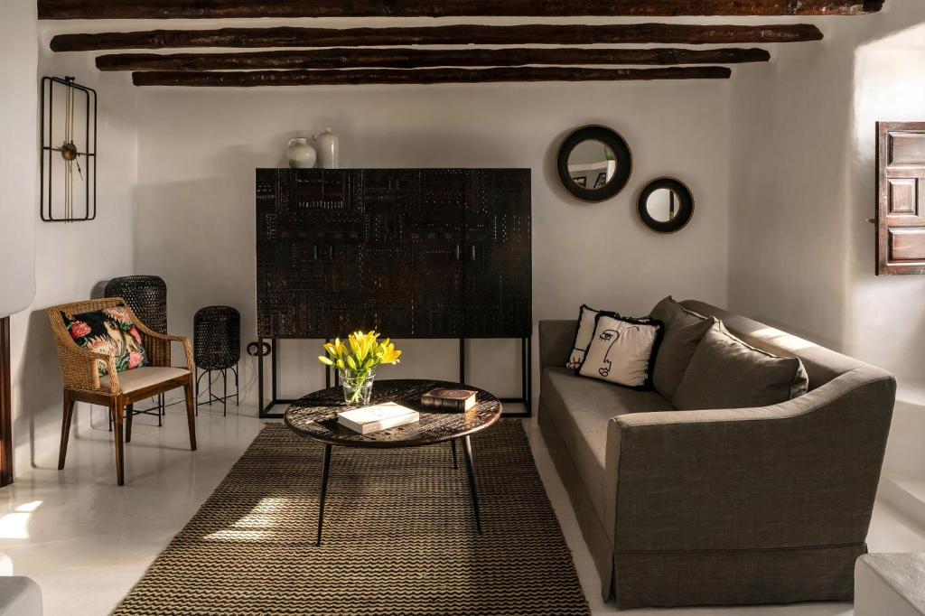 18Th-Century Villa With Ocean Views In Lanzarote - 4