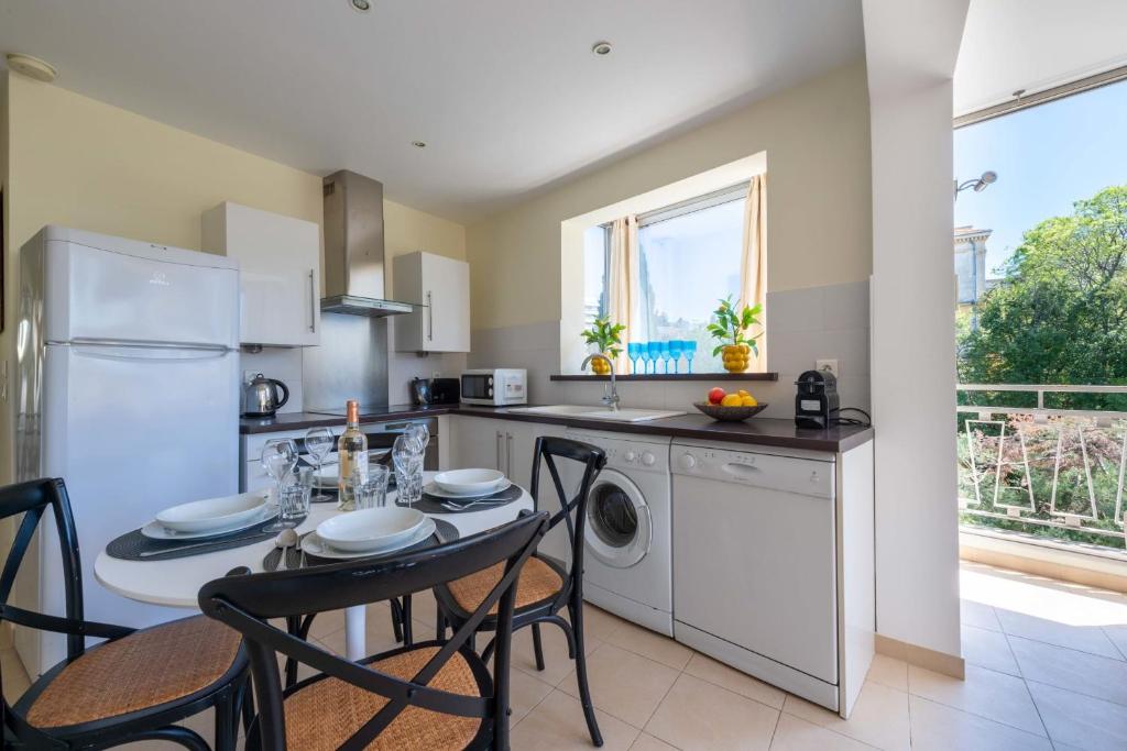 Bright 2-Bedroom Apartment Close to La Croisette & City Centre - 2