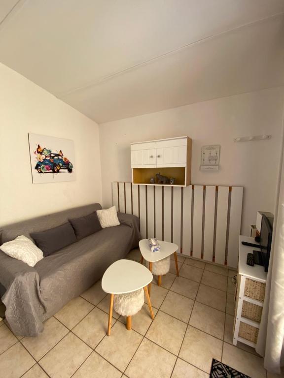 Joli appartement mezzanine avec parking et wifi La Roquille - 3