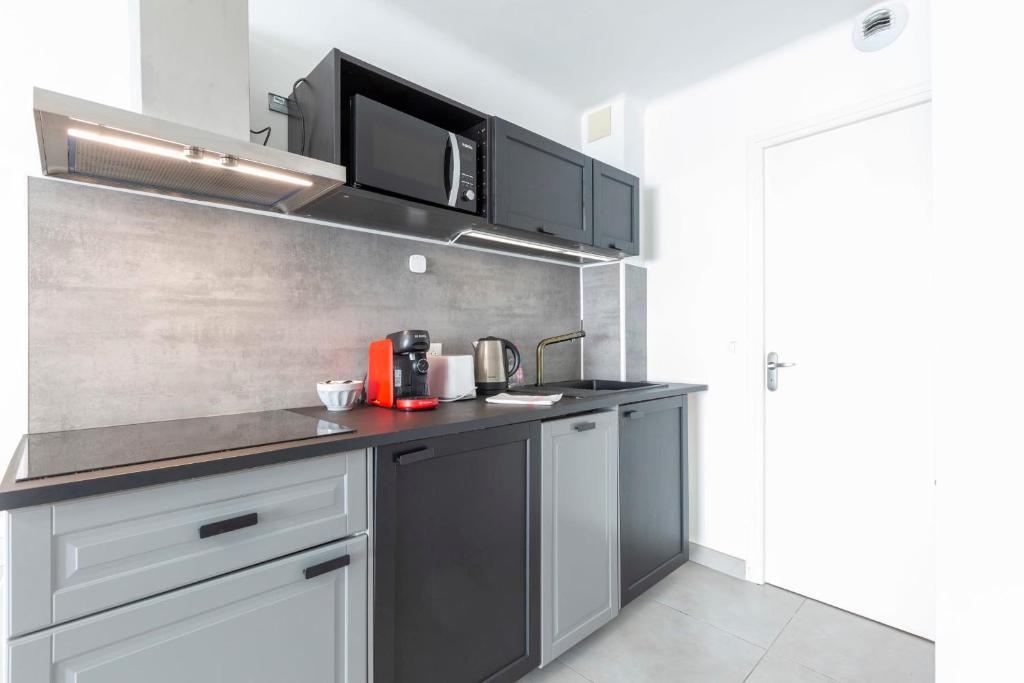 3 Le Saint Joseph Studio in City Center with AC - 5