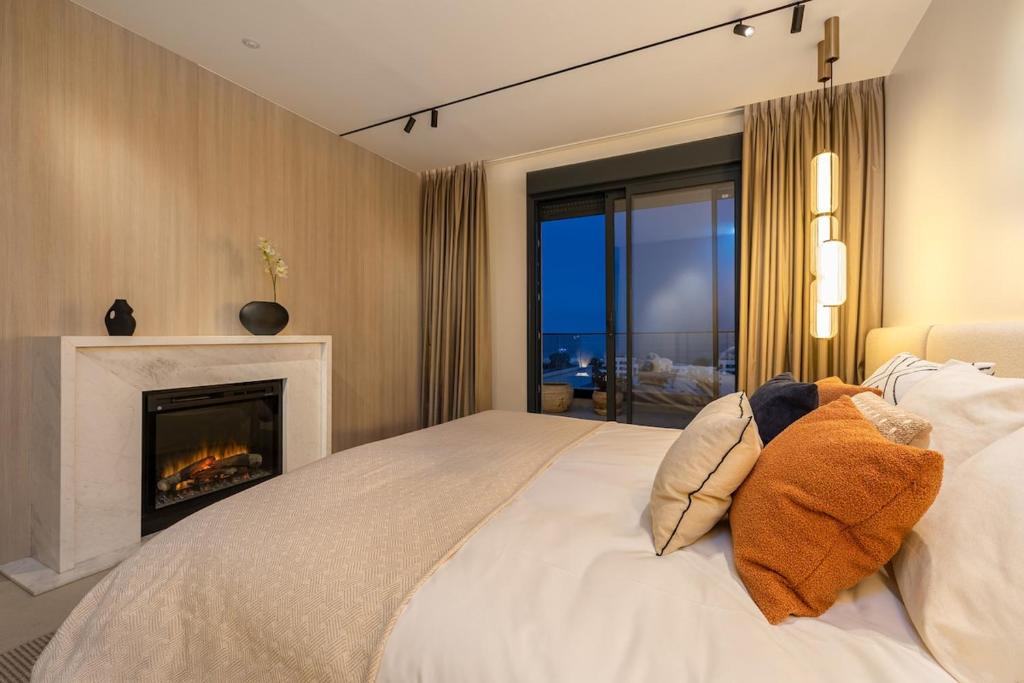 Luxury Penthouse with Jacuzzi, Sea View and Gym - 3